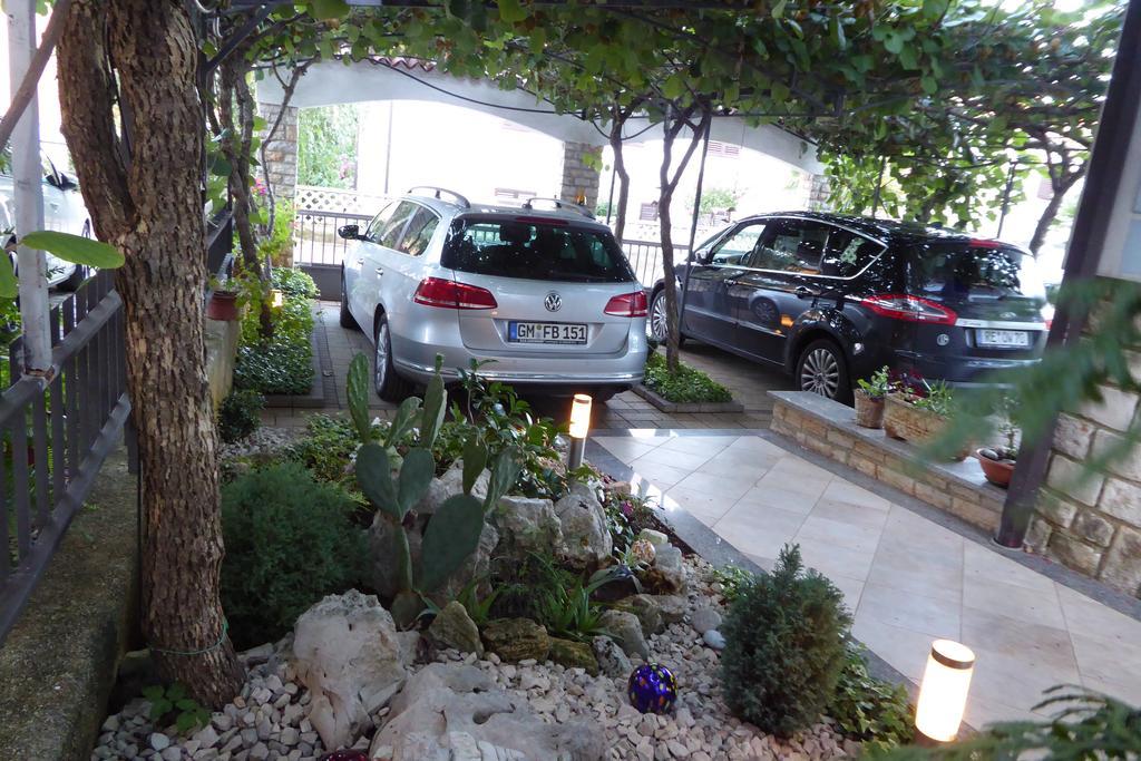 Villa Tina Porec Exterior photo