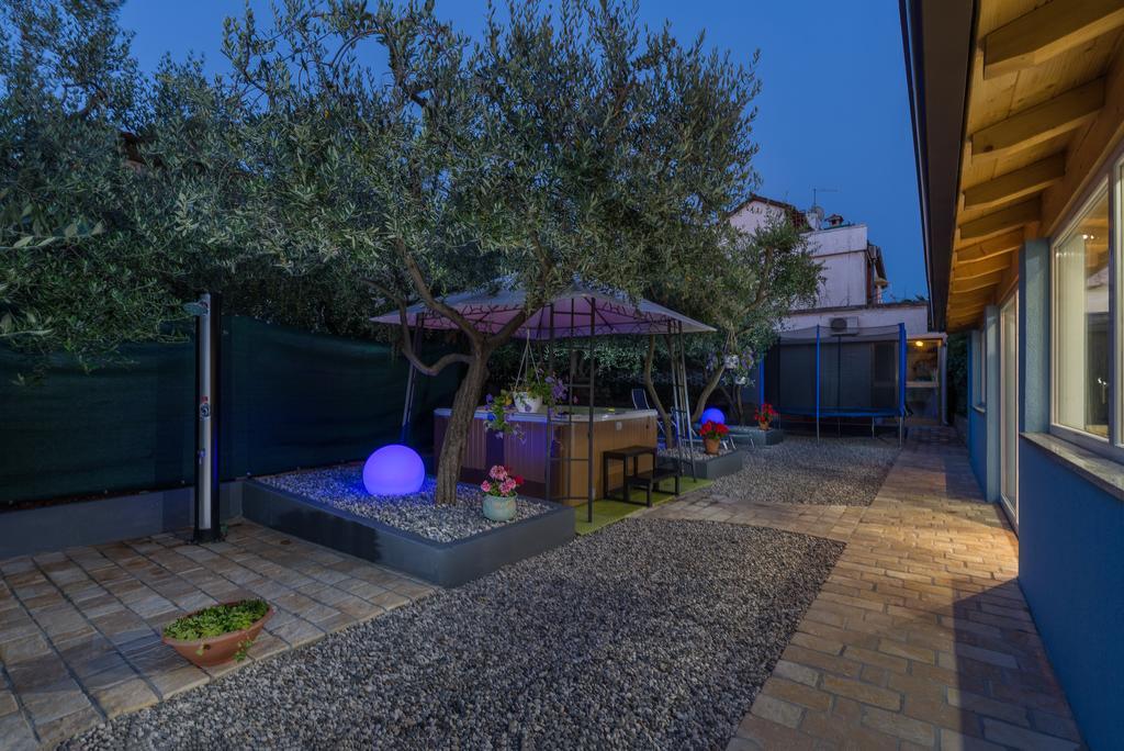 Villa Tina Porec Exterior photo